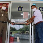 ปทุมธานี ดร.สิทธิศักดิ์ เจียวพงษ์พิพัฒน์(ประธานกลุ่มเพื่อนประธานชาติ) พร้อมด้วยคณะ กต.ตร.(ไร้พรมแดน) มาเยี่ยมให้กำลังใจข้าราชการตำรวจ สถานีตำรวจภูธรเนินขาม และมอบเงินจำนวน 70,000 บาท เพื่อปรับปรุงห้องสายตรวจปราบปราม ให้มีการพัฒนายิ่งขึ้นไป ณ สถานีตำรวจภูธรเนินขาม ตำบลเนินขาม อำเภอเนินขาม จังหวัดชัยนาท