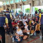 ปทุมธานี ผู้บังคับการตำรวจภูธรจังหวัดปทุมธานี ร่วมกับนายอำเภอคลองหลวง บูรณาการกำลังปล่อยแถวระดมเพื่อปิดล้อมตรวจค้นจับกุมบุคคลต่างด้าว ที่มาทำงานเป็นแรงงานผิดกฎหมาย ในเขตพื้นที่ตลาดไทยและตลาดไอยรา ได้แรวงานต่างด้าว 3,000 คน