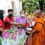 ปทุมธานี ประธาน กต.ตร.สถานีตำรวจภูธรสามโคก ให้เกียรติมาเป็นประธานในพิธีทำบุญตักบาตรพระร้อย ประจำปี 2563 มีประชาชน เข้าร่วมพิธีเป็นจำนวนมาก ณ วัดสิงห์ ตำบลสามโคก อำเภอสามโคก จังหวัดปทุมธานี