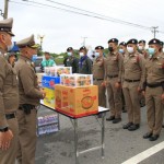 ปทุมธานี ผู้บังคับการตำรวจภูธรจังหวัดปทุมธานีห่วงใยผู้ใต้บังคับบัญชาได้นำน้ำดื่มอาหารและเครื่องดื่มบำรุงกำลังไปมอบให้เพื่อเป็นขวัญและกำลังใจในการปฏิบัติหน้าที่ ณ ตำรวจตระเวนชายแดนภาค 1 ตำบลคลองห้า อำเภอคลองหลวงจังหวัดปทุมธานี