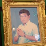 ปทุมธานี ประชาชนร่วมพิธีน้ำหลวงอาบศพ นายสมเกุต แก้วเก่ง อดีตนายกองค์การบริหารส่วนตำบลบางกระบือ ตำบลบาวกระบือ อำเภอสามโคก จัวหวัดปทุมธานี  ณ วัดโบสถ์ ศาลาพระราชวรเมธีอาจารย์รังสรรค์ ตำบลบางกระบือ อำเภอสามโคก จังหวัดปทุมธานี