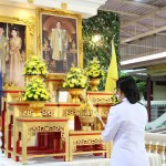 ปทุมธานี นายอำเภอสามโคก นำพสกนิกรชาวอำเภอสามโคก จังหวัดปทุมธานี ทำบุญตักบาตร ถวายพระราชกุศล เนื่องในวันคล้ายวันพระบรมราชสมภพ พระบาทสมเด็จพระบรมชนกาธิเบศร มหาภูมิพลอดุลยเดชมหาราช บรมนาถบพิตร วันชาติและวันพ่อแห่งชาติ 5 ธันวาคม 2563