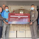 นครราชสีมา ประธานที่ปรึกษาคณะกรรมการกีฬาประเภทมวย (สำนักงานตำรวจแห่งชาติ)พร้อมด้วยที่ปรึกษาและคณะกรรมการ อนุกรรมการ กีฬาประเภทมวยสำนักงานตำรวจแห่งชาติ นำ เจลล้างมือ หน้ากากอนามัย มามอบให้กับผู้บัญชาการตำรวจภูธรภาค 3 เพื่อนำไปแจกจ่ายให้กับข้าราชการตำรวจสังกัดตำรวจภูธรภาค 3 เพื่อป้องกัน การแพร่ระบาดของเชื้อไวรัสโคโรน่า covid-19 ณ กองบัญชาการตำรวจภูธร ภาค 3 อำเภอเมือง จังหวัดนครราชสีมา