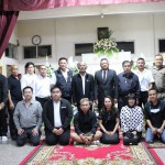 นนทบุรี ดร.สิทธิศักดิ์ เจียวพงษ์พิพัฒน์ (ประธานที่ปรึกษาคณะกรรมการกีฬามวยสำนักงานตำรวจแห่งชาติและประธานกลุ่มเพื่อนประธานชาติพร้อมด้วยกลุ่มเพื่อนประธานชาติร่วมเป็นเจ้าภาพฟังสวดพระอภิธรรมศพ จ่าสิบเอกประเสริฐ เปรมปราณี คุณพ่อของคุณอรัญญา เผือกพิพัฒน์ (สมาชิกกลุ่มเพื่อนประธานชาติ) ณ วัดบางไผ่ (พระอารามหลวง)อำเภอบางบัวทอง จังหวัดนนทบุรี