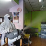 ปทุมธานี ผู้ว่าสั่งปิดโรงเรียนและตลาดหลังพบติดโควิดเพิ่มมาก บิ๊กแจ๊สเร่งฉีดพ่นฆ่าเชื้อพร้อมเจรจาช่วยผ่อนคลาย