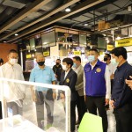 ผู้ว่าฯปทุมธานี ตรวจเยี่ยมการรับลงทะเบียนร้านค้า โครงการ “เราชนะ” จุดบริการ One Stop Service ศูนย์การค้าฟิวเจอร์พาร์ค