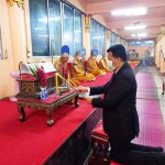 ปทุมธานี ว่าที่ร้อยตรีวงศ์สยาม เพ็งพานิชภักดี (สมาชิกวุฒิสภา) ร่วมเป็นเจ้าภาพฟังสวดพระอภิธรรมศพคุณแม่สุดา(เล้ง)วรดิถี อายุ ๘๖ ปี ซึ่งเป็นคืนสุดท้าย ณ วัดบางขัน ศาลาที่ ๒ ตำบลคลองหนึ่ง อำเภอคลองหลวง จังหวัดปทุมธานี