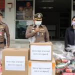 ปทุมธานี ผู้บังคับการตำรวจภูธรจังหวัดปทุมธานีมอบชุดป้องกันเชื้อไวรัส covid-19 ชุด PPE  เจลแอลกอฮอล์หน้ากากอนามัยและทิชชู่เปียกให้กับสถานีตำรวจภูธรธัญบุรี อำเภอธัญบุรี จังหวัดปทุมธานี