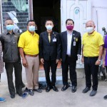 ปทุมธานี รวมน้ำใจคนไทยไม่ทิ้งกัน มอบถุงยังชีพ ช่วยเหลือครอบครัวคนพิการ สู้ภัยโควิด-19