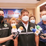 ปทุมธานี-ดร.เกียรติศักดิ์ ส่องแสง คณะทำงานและที่ปรึกษาพล.ต.ท.คำรณวิทย์ ธูปกระจ่าง นายกองค์การบริหารส่วนจังหวัดปทุมธานี ยื่นใบสมัครเป็นสมาชิกพรรคเพื่อไทย