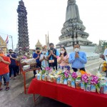 ปทุมธานี – นายกองค์การบริหารส่วนจังหวัดปทุมธานีให้เกียรติเป็นประธานพิธีทำบุญตักบาตรเทโว ออกพรรษา ประจำปี 2564  ณ วัดสะแก ตำบลสามโคก อำเภอสามโคก จังหวัดปทุมธานี