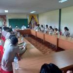 ปทุมธานี- อำเภอลาดหลุมแก้ว ร่วมประชุมกับฝ่ายปกครอง ตำบลหน้าไม้มาตรการการช่วยเหลือชาวบ้าน และแก้ไขปัญหาน้ำท่วมบ้านเรือน ณ ที่ทำการกำนันตำบลหน้าไม้อำเภอลาดหลุมแก้ว จังหวัดปทุมธานี