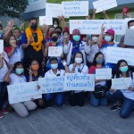 ปทุมธานี-ชาวบ้านคลองหลวงกว่า 200 คนเดินทางมาให้กำลังใจบิ๊กแจ๊สหลังมีกระแสข่าวถูกแทงใบแดง