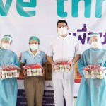 ปทุมธานี-วัดพระธรรมกาย-คณะศิษยานุศิษย์ ร่วมชมรมรักษ์บวร รักษ์ศีล 5 ปทุมธานีฯ “ส่งแรงใจ สู้ภัยโควิด-19” แก่คณะเจ้าหน้าที่ผู้ปฏิบัติงาน Drive thru “เจอ แจก จบ” เพื่อชาวปทุม อย่างต่อเนื่อง ปทุมธานี-วัดพระธรรมกาย-คณะศิษยานุศิษย์ ร่วมชมรมรักษ์บวร รักษ์ศีล 5 ปทุมธานีฯ “ส่งแรงใจ สู้ภัยโควิด-19” แก่คณะเจ้าหน้าที่ผู้ปฏิบัติงาน Drive thru “เจอ แจก จบ” เพื่อชาวปทุม อย่างต่อเนื่อง