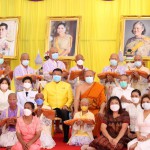 ปทุมธานี – มูลนิธิส่งเสริมพระพุทธศาสนาแห่งประเทศไทย จัดพิธีมอบผ้าไตรพระราชทาน โครงการอุปสมบทเฉลิมพระเกียรติ ๙๙ รูป เพื่อถวายเป็นพุทธบูชาเนื่องในเทศกาลส่งเสริมพระพุทธศาสนา วันวิสาขบูชา วันสำคัญสากลโลก ปีพุทธศักราช ๒๕๖๕