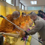 ปทุมธานี-ตำรวจปทุมทำบุญ2ศาสนาเชื่อมสัมพันธ์ และมอบถุงยังชีพให้ข้าราชการตำรวจเป็นขวัญกำลังใจ ปทุมธานี-ตำรวจปทุมทำบุญ2ศาสนาเชื่อมสัมพันธ์ และมอบถุงยังชีพให้ข้าราชการตำรวจเป็นขวัญกำลังใจ