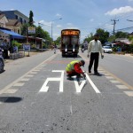 ปทุมธานี-ทางหลวงชนบทปรับปรุงทางม้าลายบนท้องถนนพร้อมสัญญาณเตือน หลัง นักเรียนถูก จยย.ชนหน้า รร.เจริญดีวิทยา