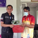 ปทุมธานี- นายกแจ๊สควักเงินซ่อมถนนโลกพระจันทร์ชุมชนวัดกล้าชอุ่มบรรเทาความเดือดร้อน