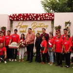 ปทุมธานี-ชาวเสื้อแดงกว่า2000คนรวมอวยพรวันเกิดจ่ายุทธว่าที่ผู้สมัครส.ส.ปทุมธานีทักษิณโผล่โฟนอินร่วมอวยพร ปทุมธานี-ชาวเสื้อแดงกว่า2000คนรวมอวยพรวันเกิดจ่ายุทธว่าที่ผู้สมัครส.ส.ปทุมธานีทักษิณโผล่โฟนอินร่วมอวยพร