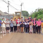 ปทุมธานี ชาวบ้านขอบคุณนายกแจ๊สเร่งซ่อมถนนโลกพระจันทร์ชุมชนวัดกล้าชอุ่มหลังเดือดร้อนมากว่า10ปี ปทุมธานี ชาวบ้านขอบคุณนายกแจ๊สเร่งซ่อมถนนโลกพระจันทร์ชุมชนวัดกล้าชอุ่มหลังเดือดร้อนมากว่า10ปี