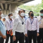 ปทุมธานี- นายกเทศมนตรีนครรังสิตลงพื้นที่ตรวจสอบ เศษปูนคานสะพานต่างระดับหล่น ใต้สะพานกลับรถตลาดรังสิต ปทุมธานี- นายกเทศมนตรีนครรังสิตลงพื้นที่ตรวจสอบ เศษปูนคานสะพานต่างระดับหล่น ใต้สะพานกลับรถตลาดรังสิต