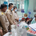 ปทุมธานี สจ.อ๋องปลื้มหลายฝ่ายช่วยเหลือสาวพิการสมองโขกศีรษะทำร้ายตัวเอง ปทุมธานี สจ.อ๋องปลื้มหลายฝ่ายช่วยเหลือสาวพิการสมองโขกศีรษะทำร้ายตัวเอง