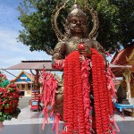 ปทุมธานี เข้าอีกแล้วเลขธูปท้าวเวสสุวรรณโณ “รุ่นปลดหนี้ทวีทรัพย์” วัดตระพัง สามโคก ชาวบ้านแห่แก้บนอย่างคึกคัก