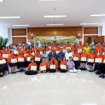 ปทุมธานี- นายก ทต.บางพูนให้เกียรติเป็นประธานพิธีมอบวุฒิบัตรนักเรียนผู้สูงอายุเทศบาลตำบลบางพูน รุ่นที่ 5 ณ ห้องประชุมพูนสุวรรณ ชั้น 2 สำนักงานเทศบาลตำบลบางพูน ตำบลบางพูน อำเภอเมืองปทุมธานีจังหวัดปทุมธานี ปทุมธานี- นายก ทต.บางพูนให้เกียรติเป็นประธานพิธีมอบวุฒิบัตรนักเรียนผู้สูงอายุเทศบาลตำบลบางพูน รุ่นที่ 5 ณ ห้องประชุมพูนสุวรรณ ชั้น 2 สำนักงานเทศบาลตำบลบางพูน ตำบลบางพูน อำเภอเมืองปทุมธานีจังหวัดปทุมธานี