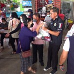 ปทุมธานี ท่วมหนัก นายกแจ็สเร่งป้องกันจุดเสี่ยงหวั่นน้ำท่วมเข้าพื้นที่เศรษฐกิจพร้อมจัดถุงยังชีพช่วยชาวบ้านทั่วถึง