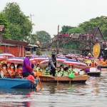 ปทุมธานี ชาวลำลูกกาอิ่มบุญสร้างความดีปลื้มกฐินสามัคคีทางน้ำล่องเรือ30ลำสืบสานประเพณี