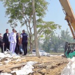 ปทุมธานี นายกแจ๊สเร่งกู้โรงเรียนน้ำท่วมให้ทันเปิดเทอม