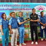 ปทุมธานี- นายก อบจ.ปทุมธานีให้เกียรติเป็นประธานปิดการแข่งขันกอล์ฟการกุศล จัดตั้งกองทุนส่งเสริมเศรษฐกิจพอเพียงสู่ชุมชน “กอล์ฟเพื่อชุมชน “