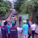 ปทุมธานี ประชาชนรอคอยห้องน้ำลอยน้ำนายกแจ๊สชี้แจ้งห้องน้ำไม่ทำน้ำสกปรก