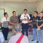 ปทุมธานี ชาวบ้านรวมตัวร้องนายกแจ๊สถูกโกงเงินออมทรัพย์พร้อมเงินผ่อนบ้าน