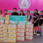 ปทุมธานี สวนอุตสาหกรรมบางกะดี และบริษัท เบต้าอินเตอร์เนชั่นแนล จำกัด ร่วมกับชมรมอาสาสมัครพัฒนาสังคมและความมั่นคงของมนุษย์จังหวัดปทุธานี ช่วยเหลือผู้ประสบอุทกภัยจังหวัดปทุมธานี
