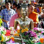 ปทุมธานี วัดบางเตยกลาง สามโคกจัดพิธีทำบุญตักบาตรและทอดผ้าป่าสามัคคี ส่งท้ายปีเก่าต้อนรับปีใหม่ ๒๕๖๖