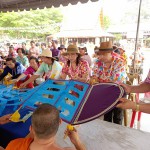 ปทุมธานี ” พุทธศาสนิกชน”ร่วมงานประเพณีสงกรานต์วันสุดท้าย วัดสิงห์ สามโคก กันอย่างคึกคัก