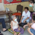 ปทุมธานี กลุ่มกอล์ฟจิตอาสาเพื่อนบิ๊กแจ็สสร้างรถวีลแชร์แบบพิเศษช่วยยายพิการขาขาด ปทุมธานี กลุ่มกอล์ฟจิตอาสาเพื่อนบิ๊กแจ็สสร้างรถวีลแชร์แบบพิเศษช่วยยายพิการขาขาด