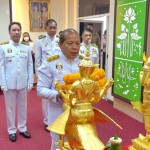 ปทุมธานี ชาวปทุมสุดอาลัยร่วมกันอัญเชิญสิ่งศักดิ์สิทธิ์ประจำศาลหลังเมืองหลังผู้ว่าได้สั่งเสีย