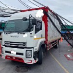 ปทุมธานี ระทึกกลางเมือง GPS พาหลง6ล้อเกี่ยวสายไฟทำเสาไฟล้มใส่รถเก๋งไฟลุกไหม้เสียหายกว่า10 คัน