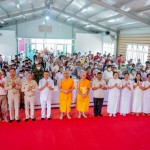 ปทุมธานี วัดพระธรรมกายส่งมอบข้าวสารอาหารแห้งถึงมือผู้ที่อยู่อาศัยในพื้นที่ความไม่สงบชายแดนใต้เพื่อเป็นขวัญกำลังใจ