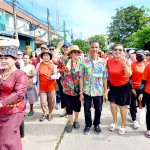 ปทุมธานี “ผู้ใหญ่คุ้ม” ผู้ใหญ่บ้าน(คนใหม่)แห่ขบวนกลองยาว ขอบคุณพี่น้องประชาชน หมู่ 3 ตำบลกระแชง สามโคก ชาวบ้านให้การต้อนรับเพียบ