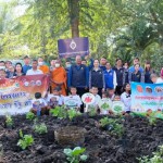 ปทุมธานี ประธานแม่บ้านมหาดไทยปทุมธานี สร้างความมั่นคงทางอาหารอย่างต่อเนื่อง ภายใต้แนวคิด “ผู้นำต้องทำก่อน” ใช้พลัง “บวร” พัฒนาโรงเรียนและศาสนสถานเป็นต้นแบบแหล่งเรียนรู้ในการปลูกผักสวนครัว