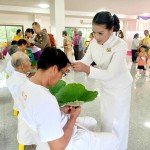 ปทุมธานี นายอำเภอลาดหลุมแก้ว เป็นประธานพิธีตัดปอยผมนาค โครงการอุปสมบทเฉลิมพระเกียรติ ๔๙ รูป