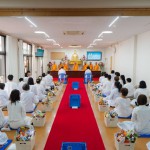 ปทุมธานี พุทธศาสนิกชนชาวไทยและชาวญี่ปุ่นร่วมบุญตักบาตร ที่วัดพระธรรมกายโทชิหงิ ประเทศญี่ปุ่น