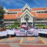 ปทุมธานี ชาวบ้านคลองหลวงสุดทนรวมตัวยื่นหนังสือผู้ว่าปทุม จี้ปลดนายกเอกพจน์