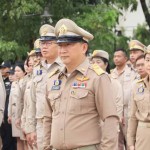 ปทุมธานี-ผู้ว่าฯ ปทุมธานี นำข้าราชการ และประชาชนทุกภาคส่วน ยืนตรงเคารพธงชาติและร้องเพลงชาติไทย เนื่องในวันพระราชทานธงชาติไทย ประจำปี 2567