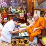 ปทุมธานี วัดพระธรรมกายร่วมสมทบ 100,000 บาท สนับสนุนเจ้าคณะใหญ่หนตะวันออกช่วยผู้ประสบอุทกภัย