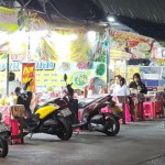 ปทุมธานี-ชาวเมืองเอกร้องมาเฟียต่างด้าวแย่งอาชีพคนไทย เปิดร้านขายของโจ่งครึ่ม ยึดถนนตั้งโต๊ะเก้าอี้ เก็บค่าจอดรถ