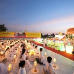 พระสงฆ์ 1,141 รูป นำสาธุชน ถวายพระพรในหลวงที่วัดสองพี่น้อง จ.สุพรรณบุรี พระสงฆ์ 1,141 รูป นำสาธุชน ถวายพระพรในหลวงที่วัดสองพี่น้อง จ.สุพรรณบุรี